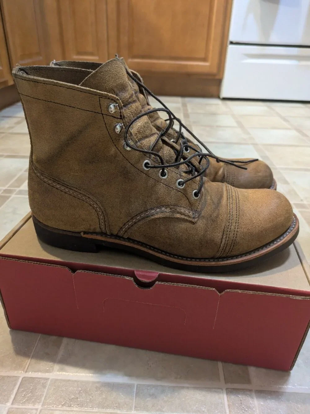 Red Wing Boots 8083 Iron Ranger Size 10.5